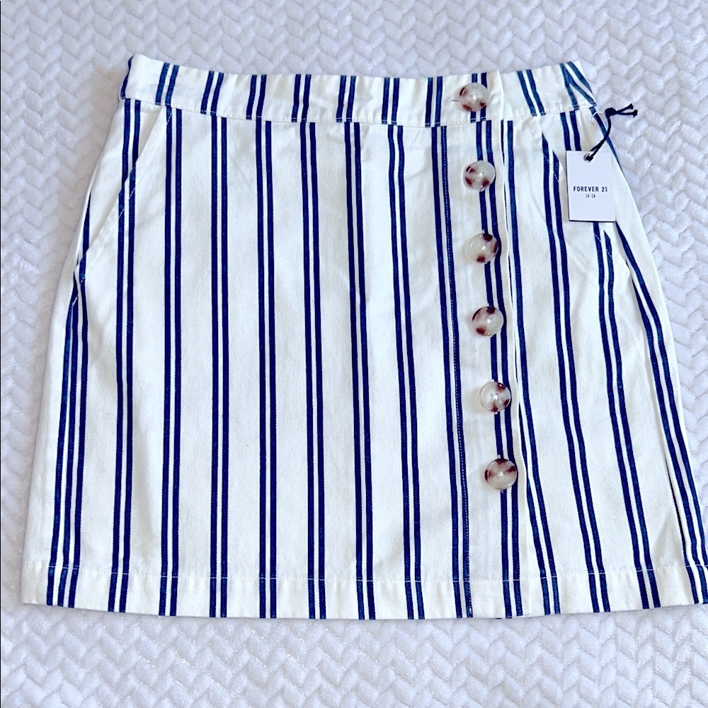 Forever 21 Navy and Cream Buttoned Mini Skirt
